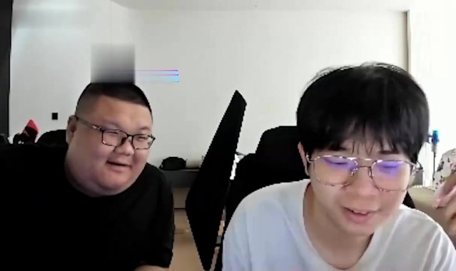 QingTian：LPL第一中单肯定是我兄弟左手呀，大黄：不是小虎？
